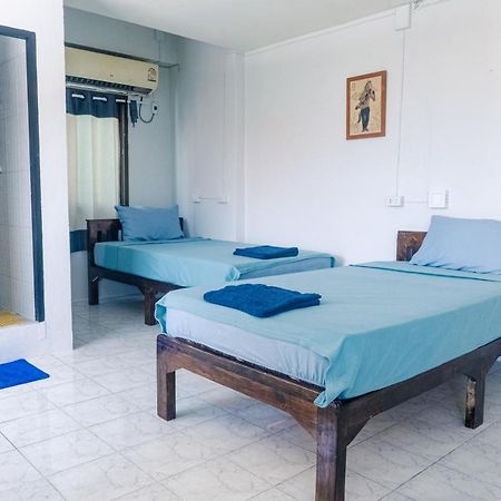 Satop Travelers Guesthouse Чиангмай Екстериор снимка