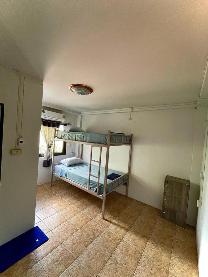 Satop Travelers Guesthouse Чиангмай Екстериор снимка