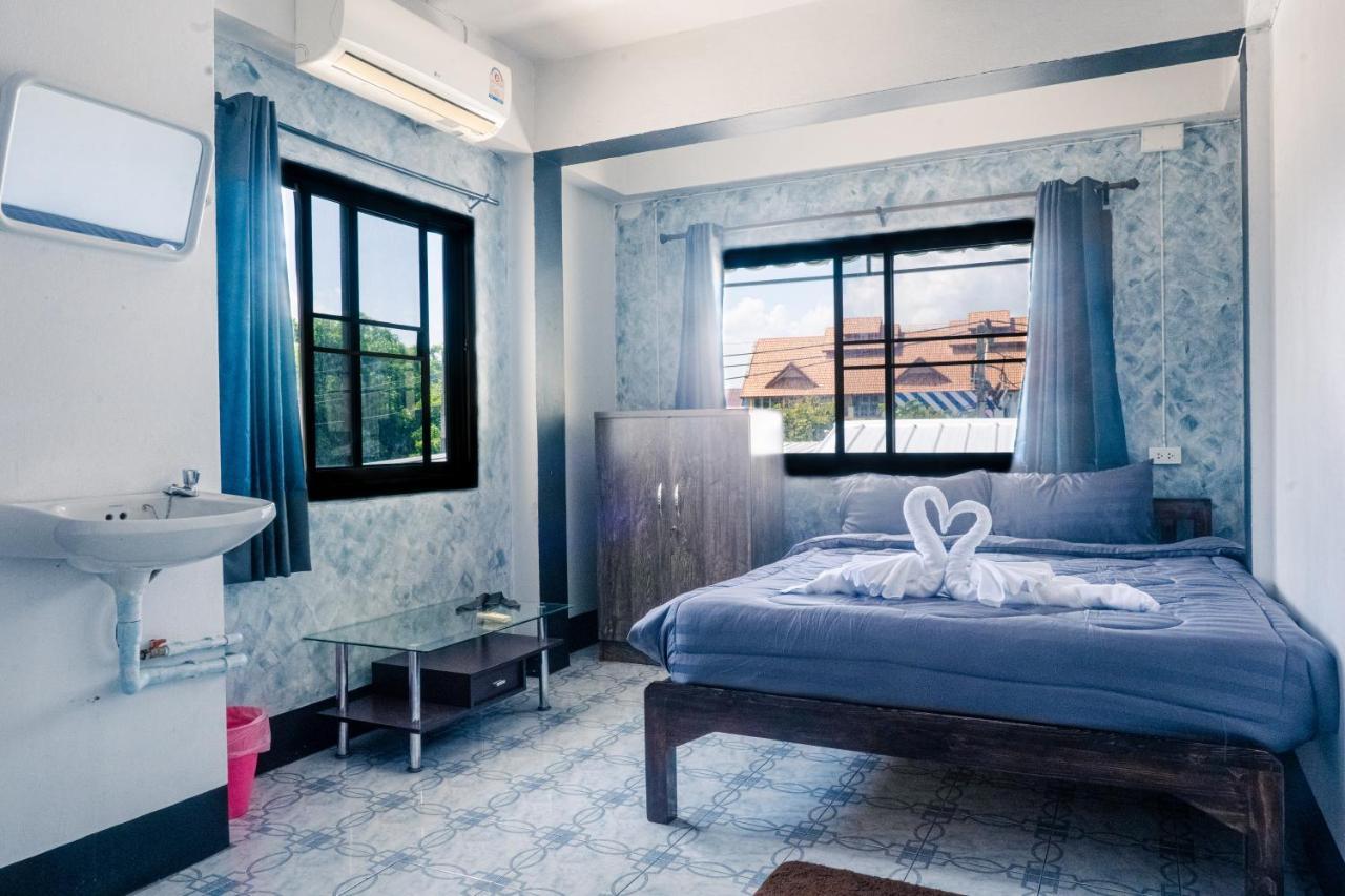 Satop Travelers Guesthouse Чиангмай Екстериор снимка