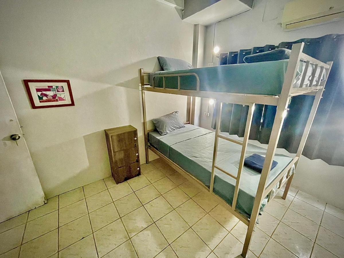 Satop Travelers Guesthouse Чиангмай Екстериор снимка