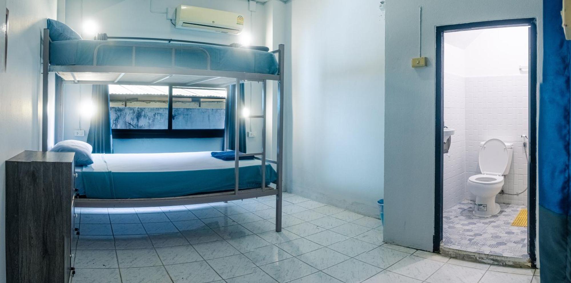 Satop Travelers Guesthouse Чиангмай Екстериор снимка