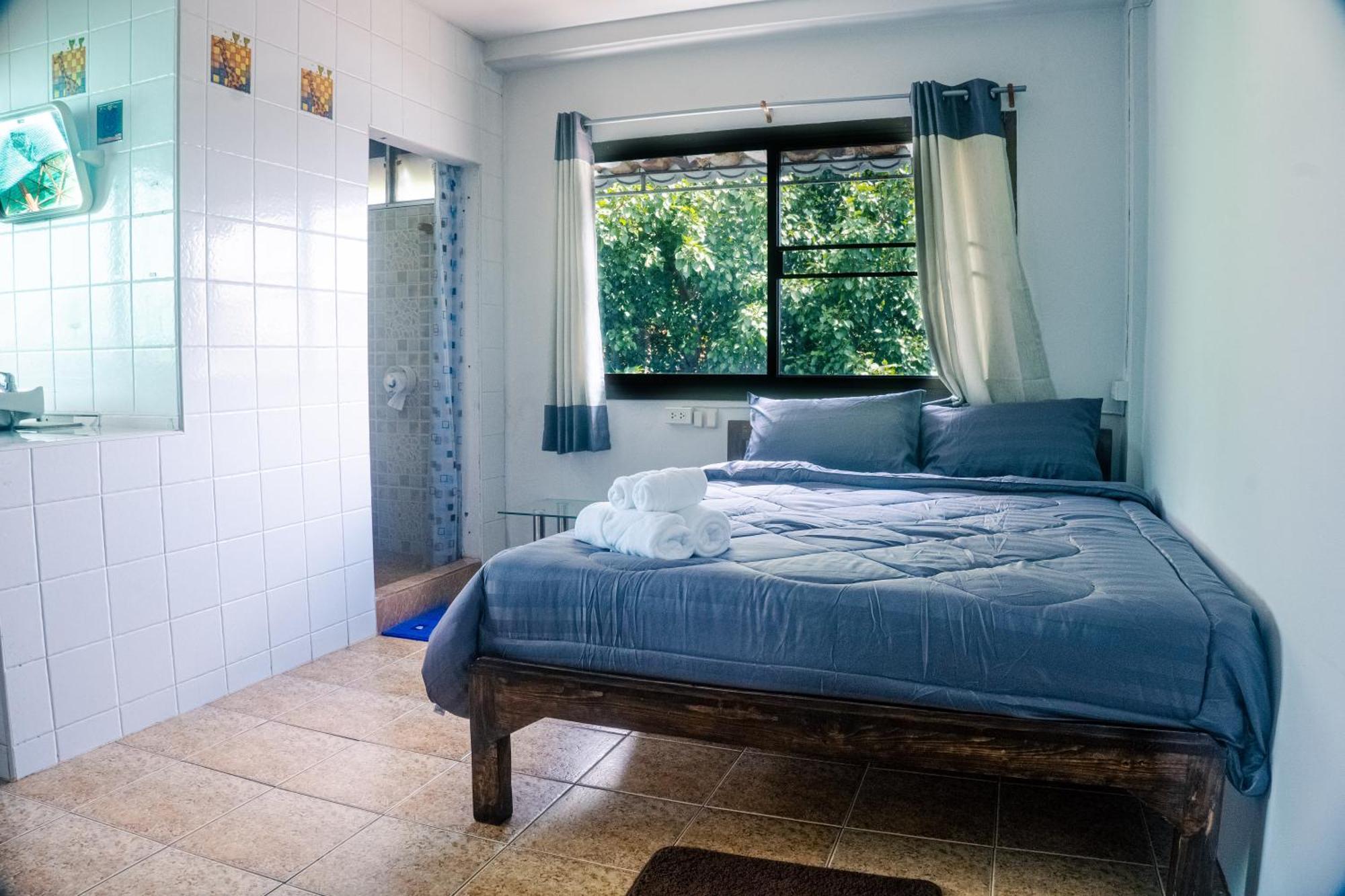 Satop Travelers Guesthouse Чиангмай Екстериор снимка