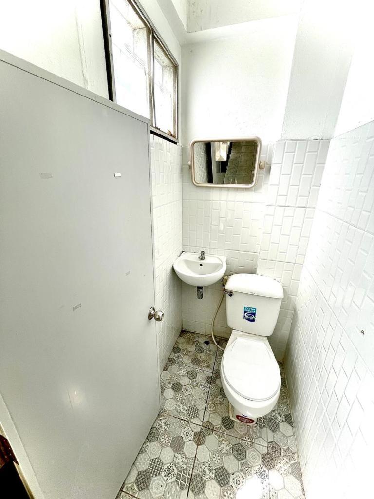Satop Travelers Guesthouse Чиангмай Екстериор снимка