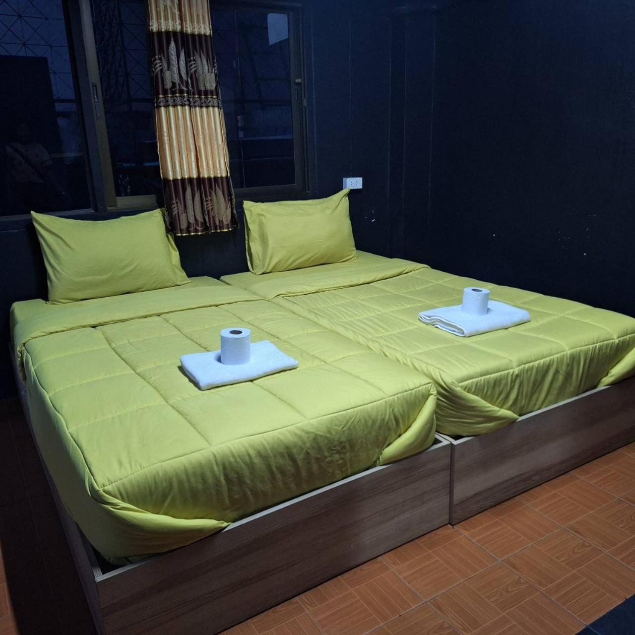 Satop Travelers Guesthouse Чиангмай Екстериор снимка