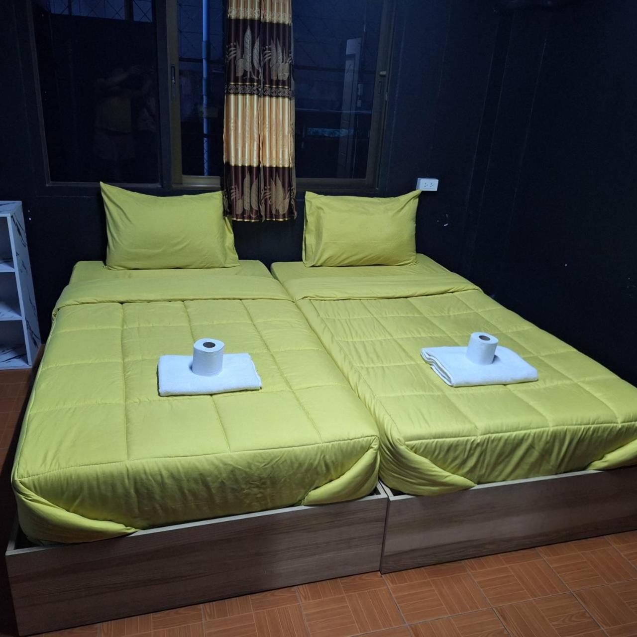 Satop Travelers Guesthouse Чиангмай Екстериор снимка