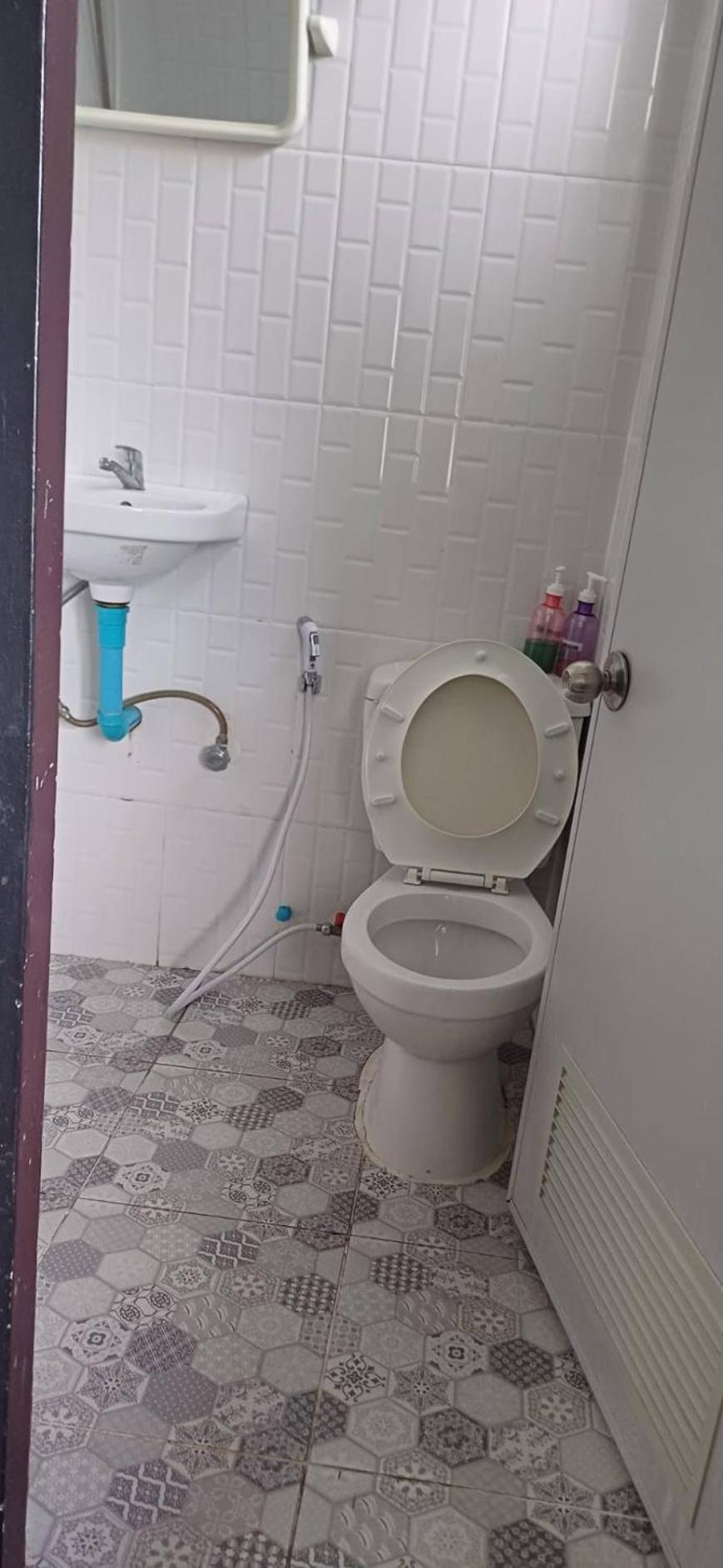 Satop Travelers Guesthouse Чиангмай Екстериор снимка