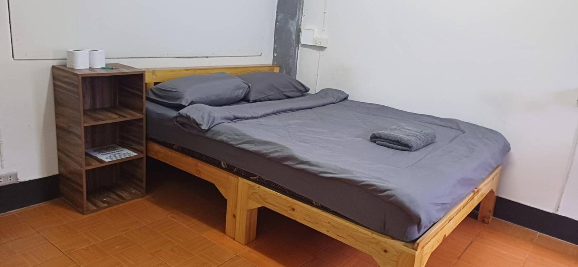 Satop Travelers Guesthouse Чиангмай Екстериор снимка