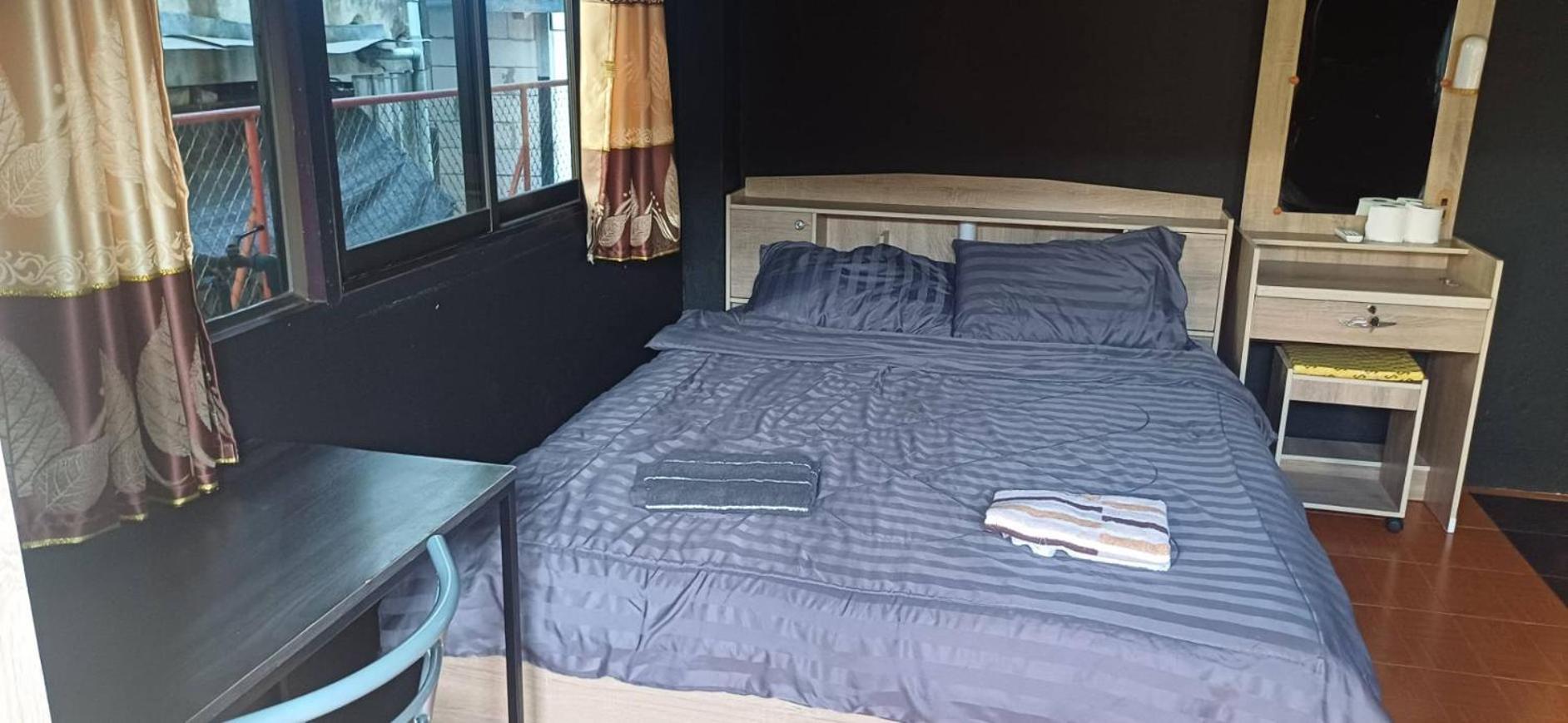 Satop Travelers Guesthouse Чиангмай Екстериор снимка